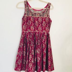ModCloth Shimmery Floral Burgundy Lace Dress​ women’s size medium